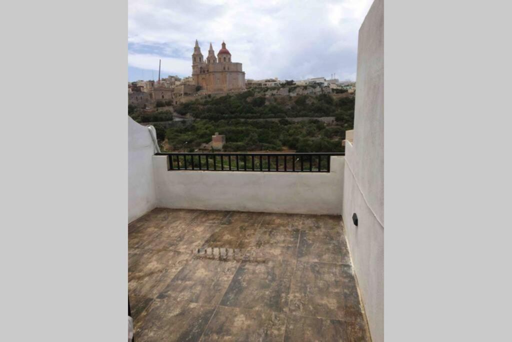 Mellieha Luxury Penthouse With Sea & Country Views Lejlighed Eksteriør billede